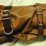 Nahkaremmi kuorman sitomiseen